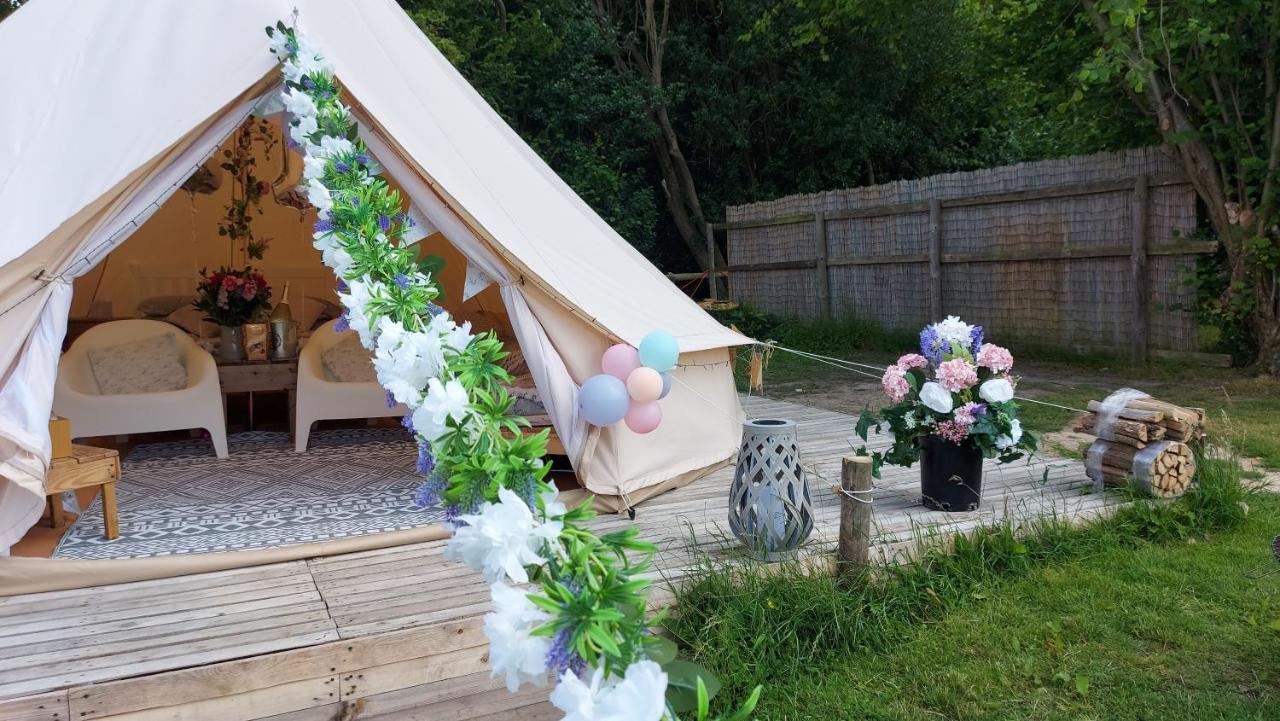 Wadhurst Hopgarden Glamping - Luxury 6M Bell Tent מראה חיצוני תמונה
