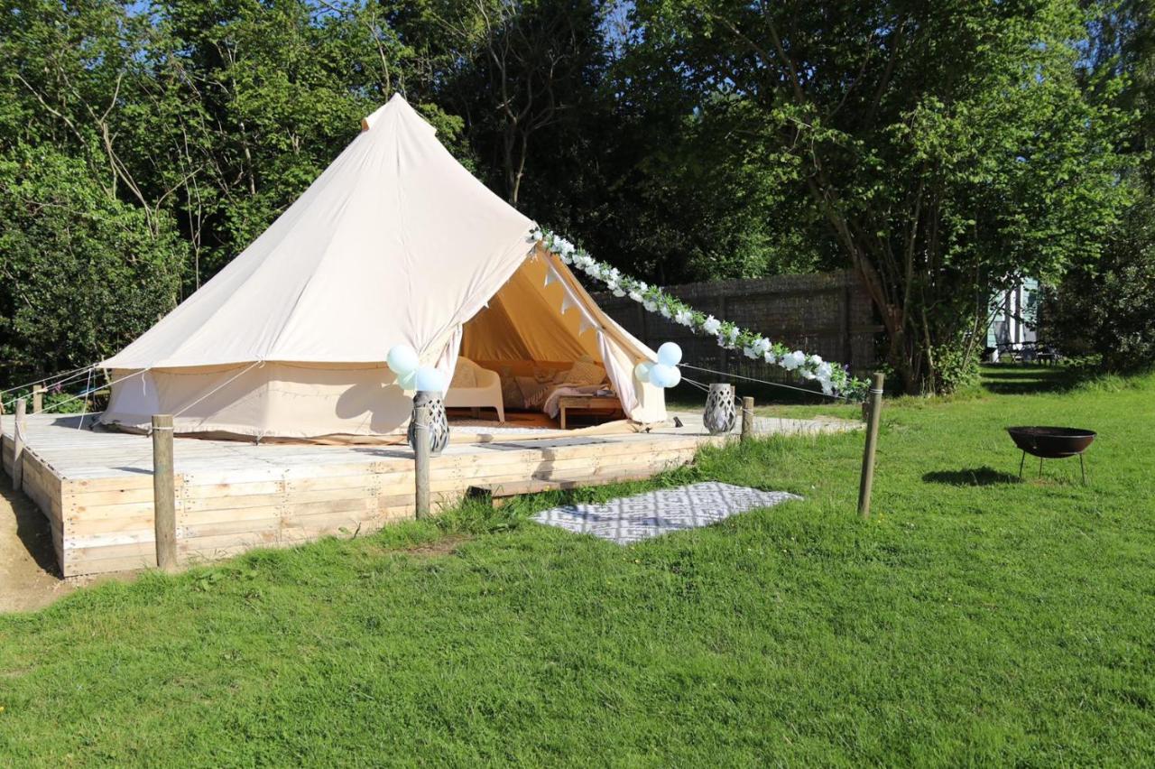 Wadhurst Hopgarden Glamping - Luxury 6M Bell Tent מראה חיצוני תמונה
