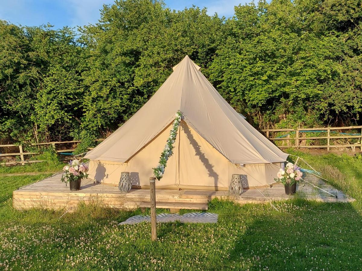 Wadhurst Hopgarden Glamping - Luxury 6M Bell Tent מראה חיצוני תמונה