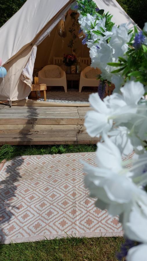 Wadhurst Hopgarden Glamping - Luxury 6M Bell Tent מראה חיצוני תמונה