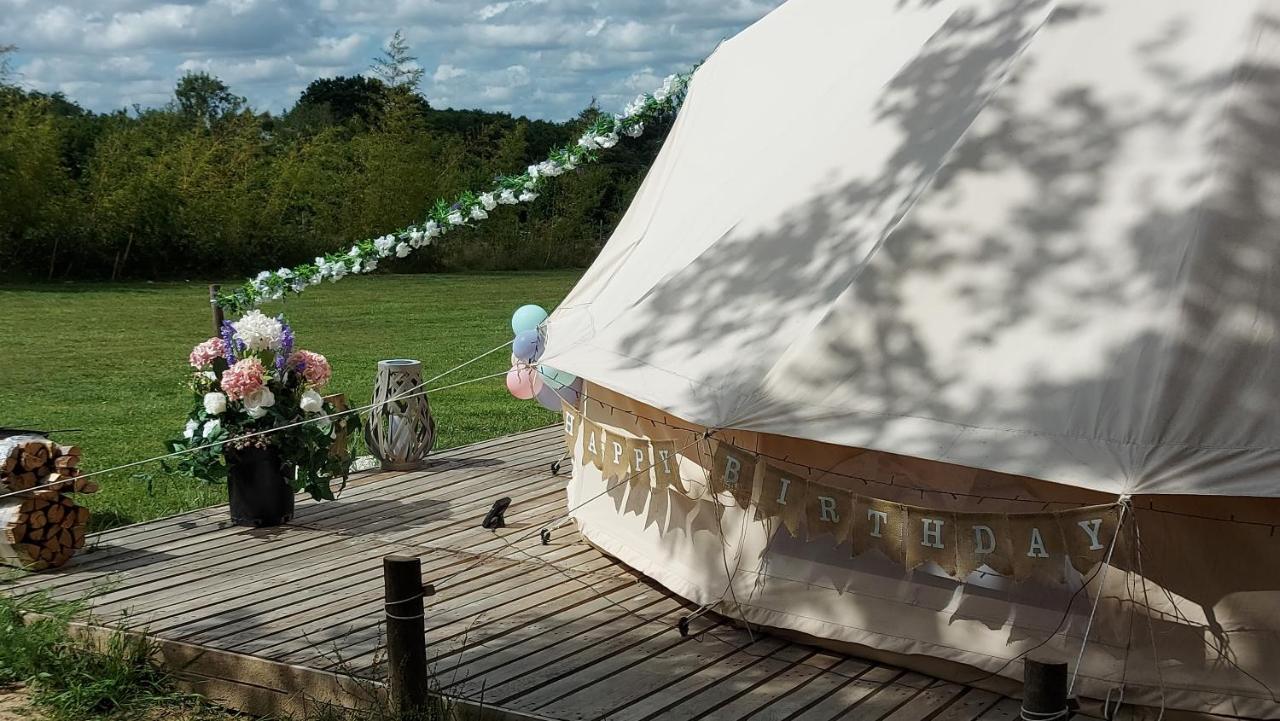 Wadhurst Hopgarden Glamping - Luxury 6M Bell Tent מראה חיצוני תמונה