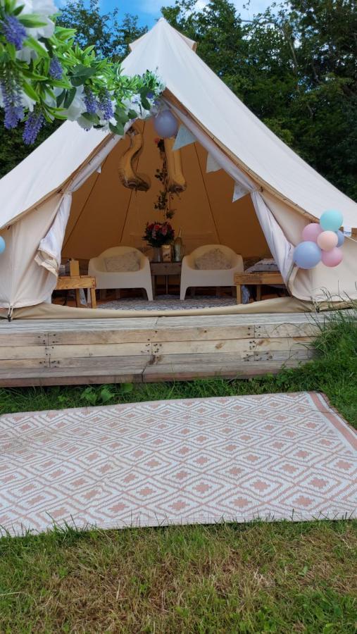 Wadhurst Hopgarden Glamping - Luxury 6M Bell Tent מראה חיצוני תמונה