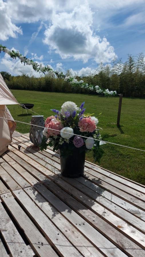 Wadhurst Hopgarden Glamping - Luxury 6M Bell Tent מראה חיצוני תמונה