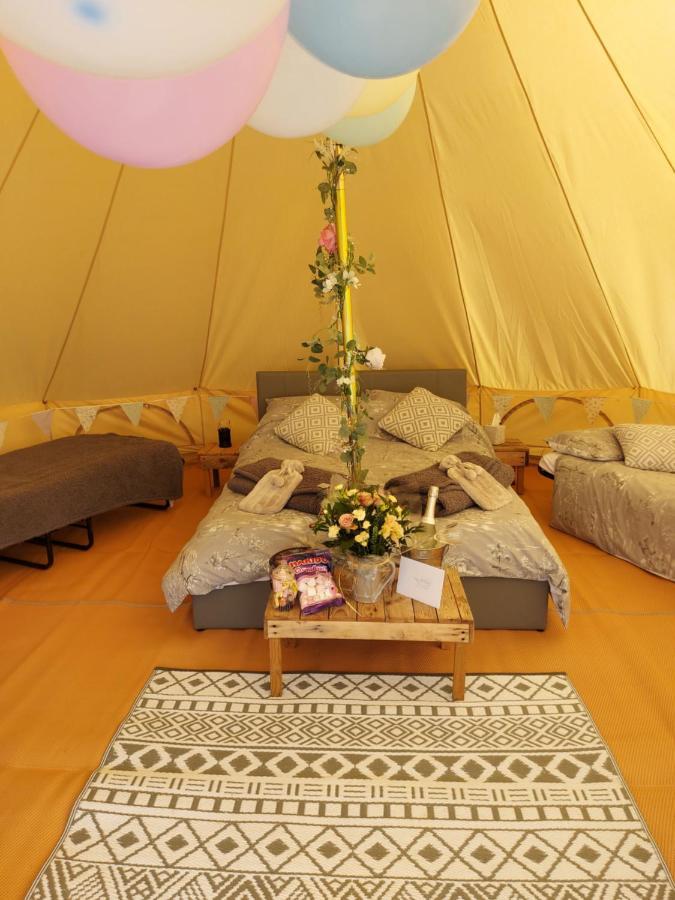 Wadhurst Hopgarden Glamping - Luxury 6M Bell Tent מראה חיצוני תמונה