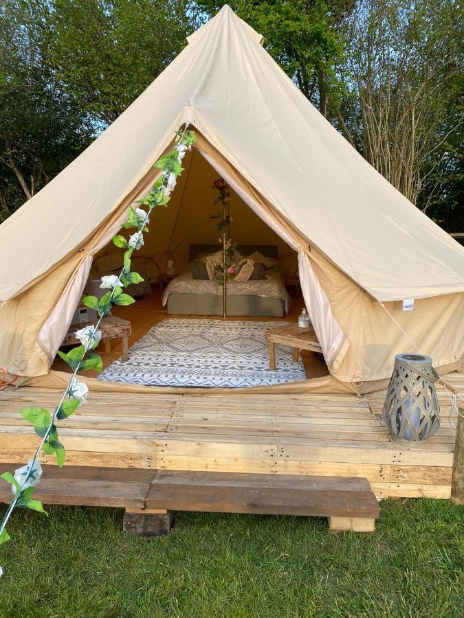 Wadhurst Hopgarden Glamping - Luxury 6M Bell Tent מראה חיצוני תמונה