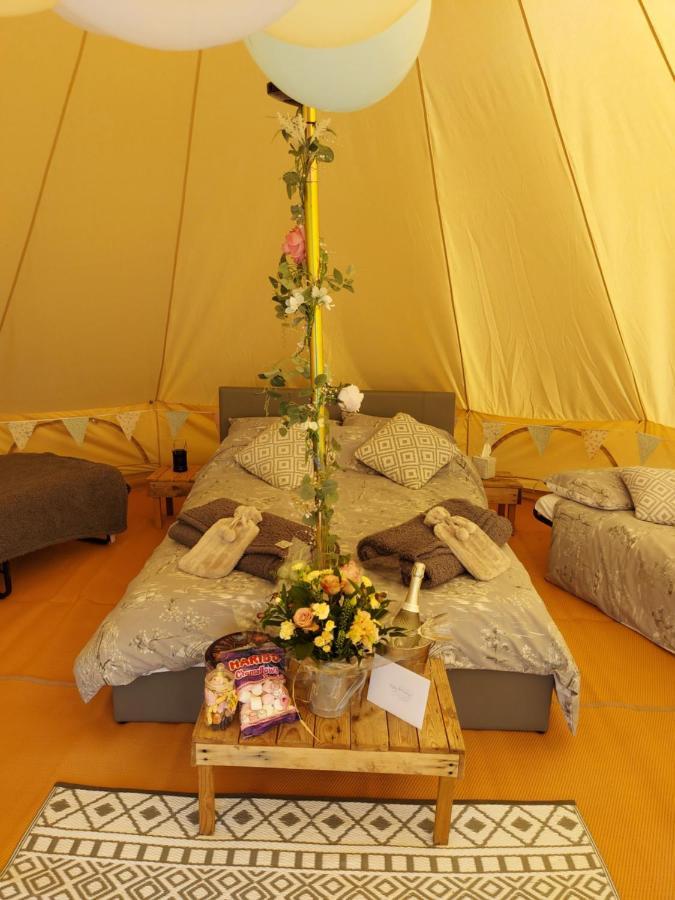 Wadhurst Hopgarden Glamping - Luxury 6M Bell Tent מראה חיצוני תמונה