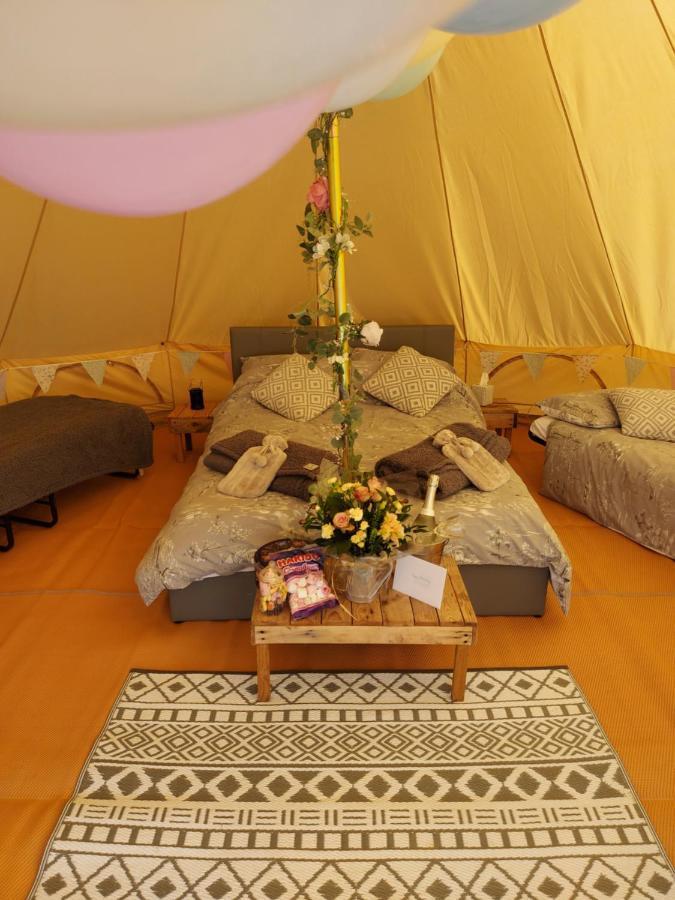 Wadhurst Hopgarden Glamping - Luxury 6M Bell Tent מראה חיצוני תמונה