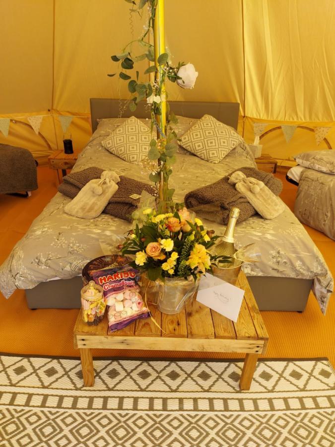 Wadhurst Hopgarden Glamping - Luxury 6M Bell Tent מראה חיצוני תמונה